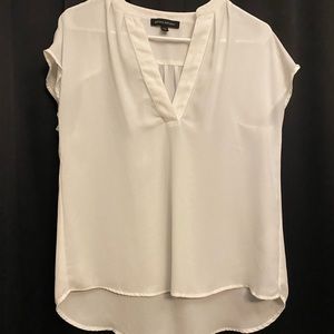 Banana Republic short sleeve blouse, perfect for a work outfit or date night.